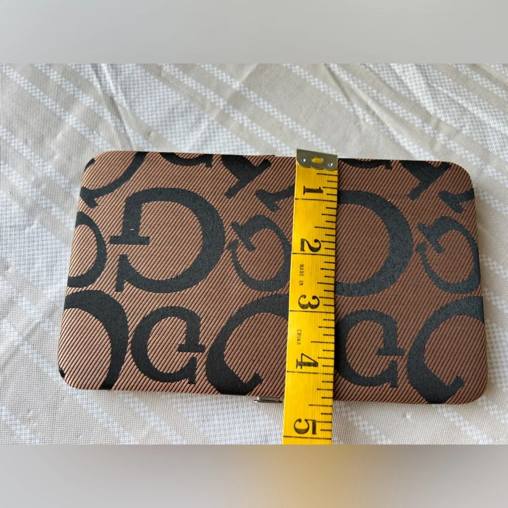 🌸4/$25 Dark Brown “G” snap wallet/clutch